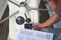 Yacht-Checkin und Yachtübernahme mit dem Charter-Logbuch Segeln